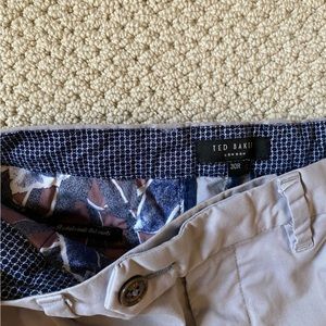 Ted Baker Men’s size 30R light grey pants